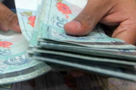 Ringgit dijangka bergerak dalam jajaran kecil minggu depan